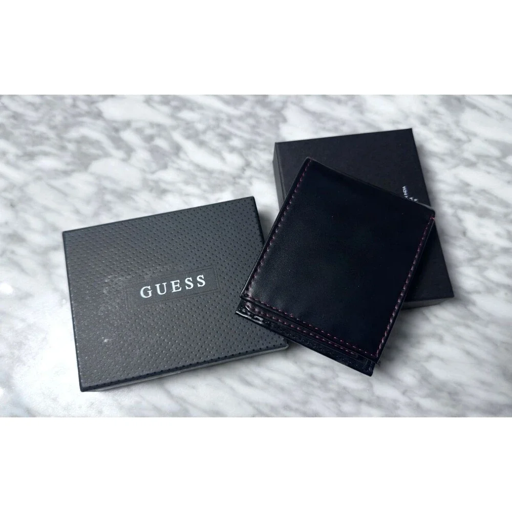 GUESS Men's Black Bifold Wallet Solid Logo Accent Credit Card Slots Folding NEW